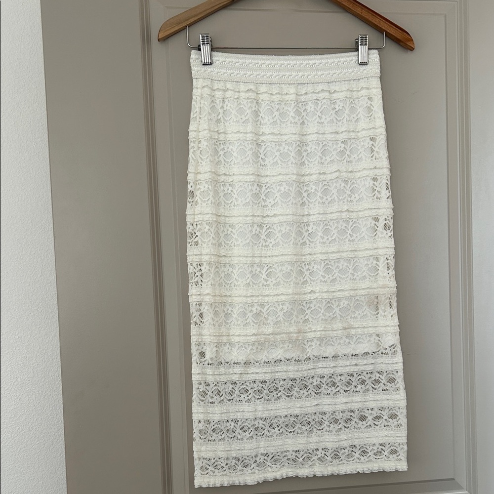 Chic Cream Lace Midi Skirt